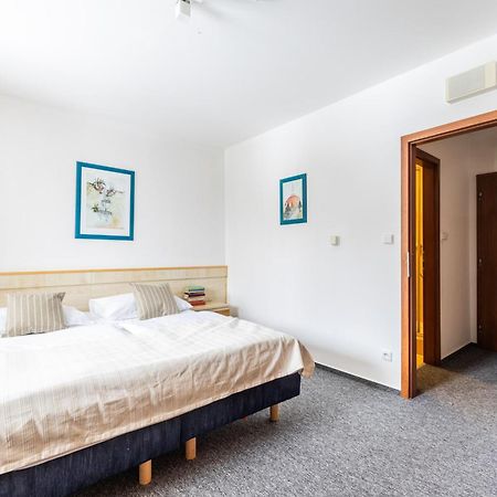 Sporthotel Kurzovní pod Pradědem Karlova Studánka Quarto foto